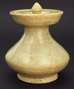 Tang early white stoneware jar - courtesy R&G McPherson Antiques